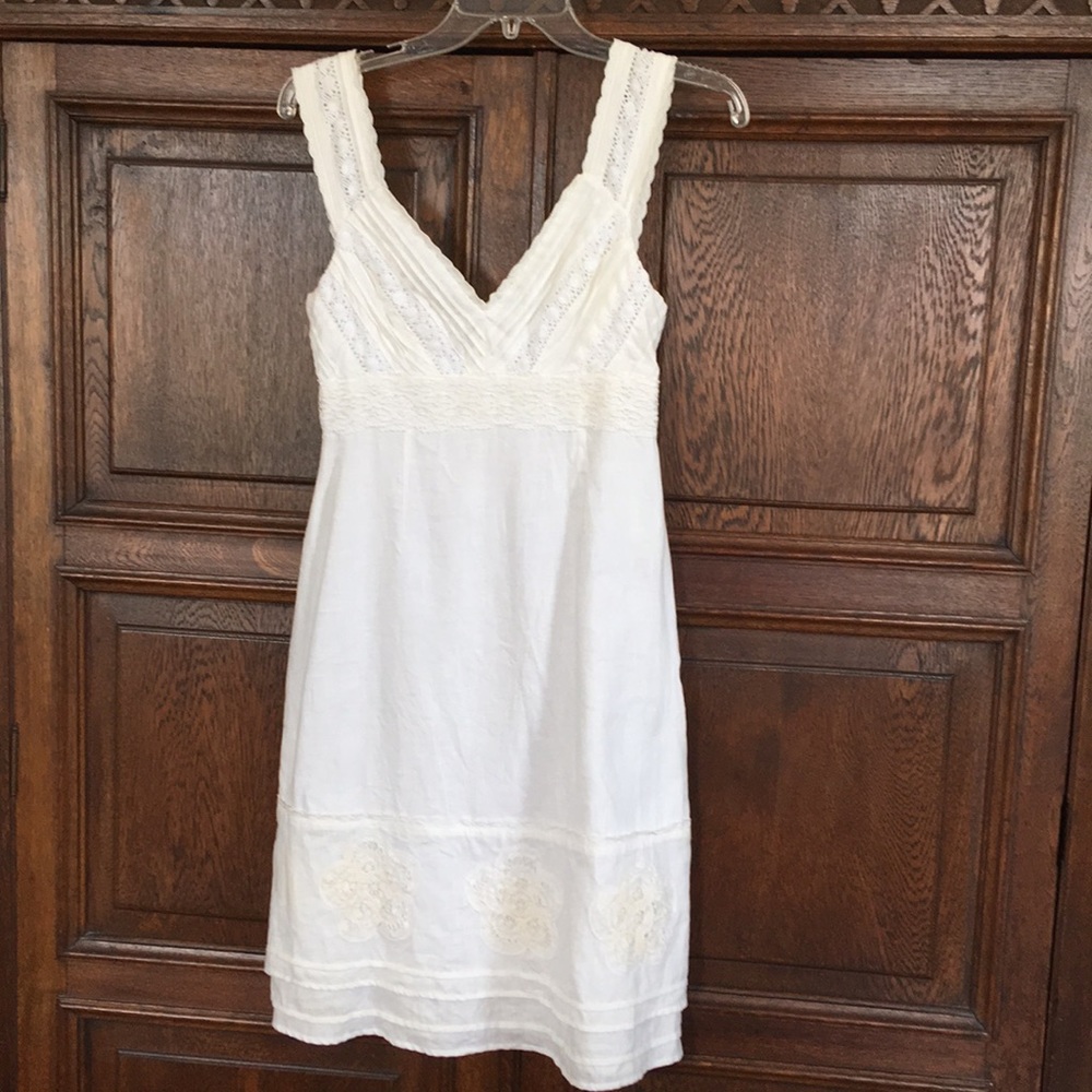 Lilly ivory linen size 2 sundress with sweet trim